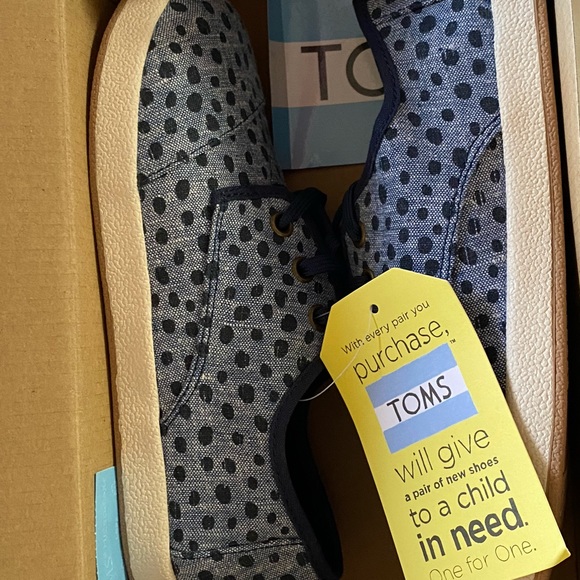 NWT TOMS Blue Chambray Size 3 Big Boy - Picture 5 of 6